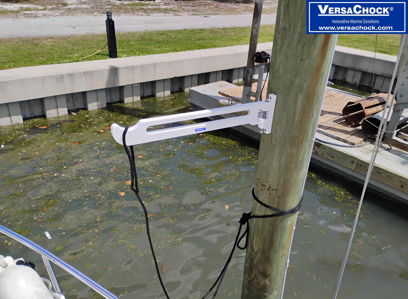 VALET ARM MOUNTED TO PILING
